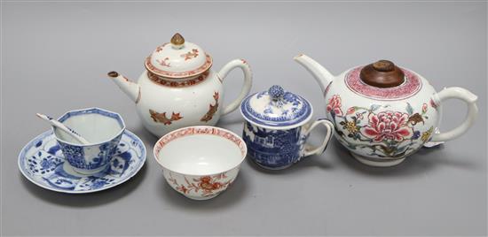 An 18th century Chinese export teapot, two tea bowls, custard cup another teapot Tallest teapot H.15cm